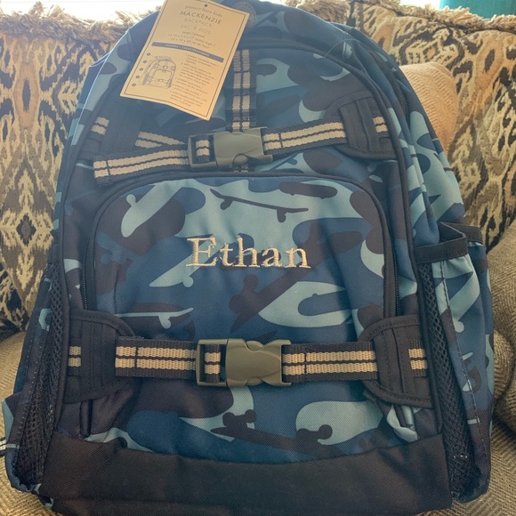 New Pottery Barn Kids Mackenzie Blue Skateboard Camo Dual Compartment Lunch Bag